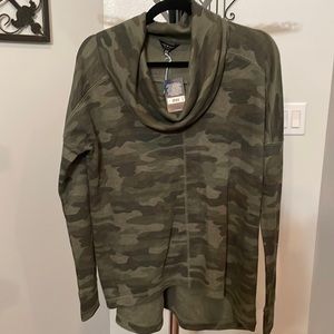 NWT. Lucky brand camo pullover.